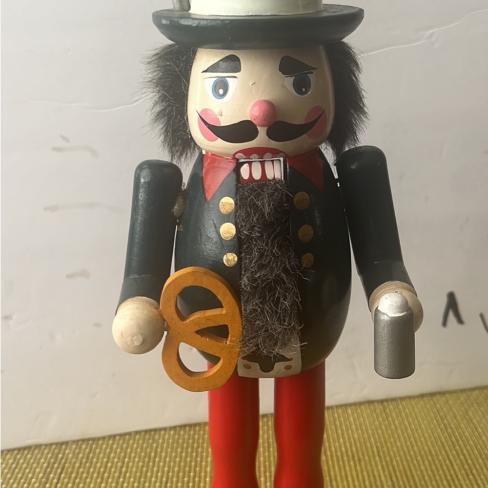 Vintage 12” Wooden Nutcracker With Beer Stein  And Pretzel In Hands